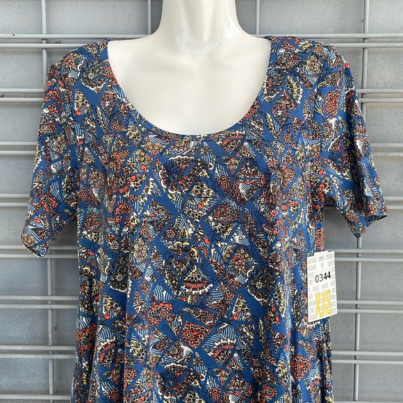 LulaRoe Paisley Printed Perfect T High Low Top-#0344 - Picture 2 of 12